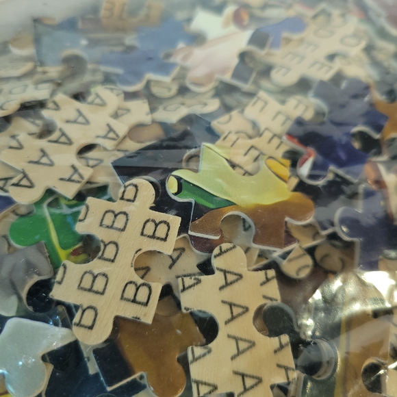 Dogs Playing Poker Puzzle - 500 Pieces - Picture 4 of 4